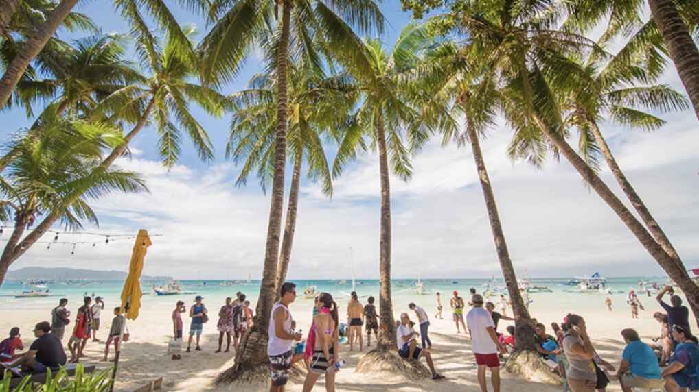 Relax in Boracay’s White Sands