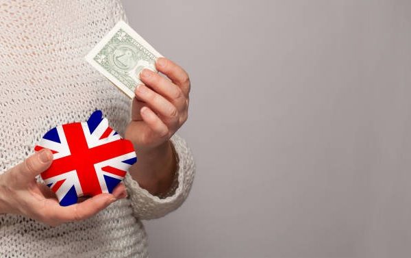 Planning a budget friendly holiday with travel comparison websites