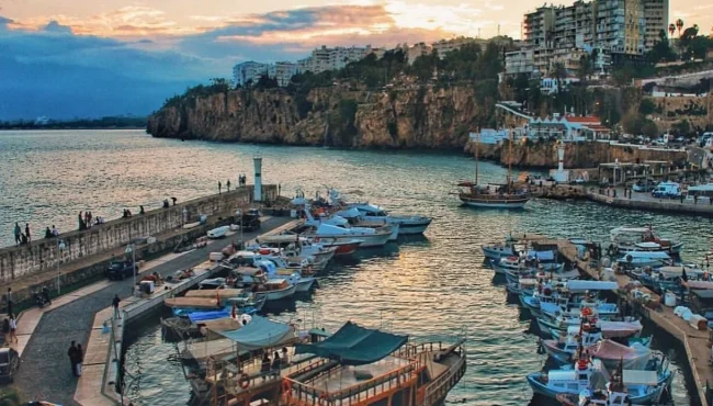 holiday-trips-in-europe-vs-asia